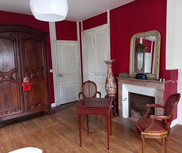 Chambre rouge, Maison d’hôtes la Babinerie,  Saint Léonard de Noblat, Haute Vienne, Nouvelle Aquitaine,