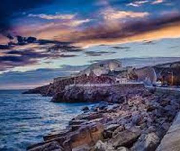 Le Brise lames et le Théâtre de la mer