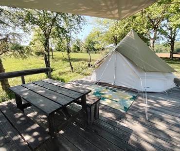 Domaine_de_Calabel©_Pouylebon_vacances_piscine_gers_tipi_insolite