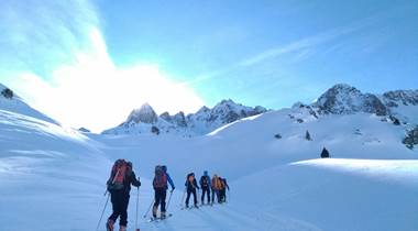 Initiation au ski de randonnée dans les Hautes-Pyrénées