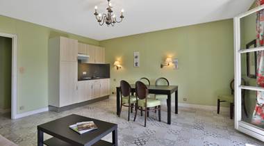 Gîte Junior Gentilhommière Suite 35 36 avec cuisine séjour chambre séparée et balcons