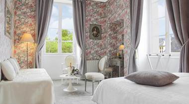 Chambre Pivoine château 3 de 2 à 4 personnes - 1er étage