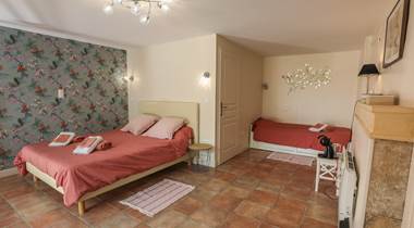 Au Pays de Jacquou: chambre Françou accessible personnes à mobilité réduite