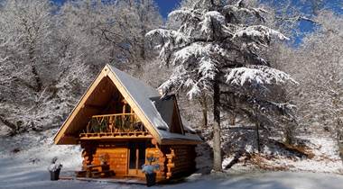 Le chalet avec la neige