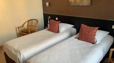 lits jumeaux de la chambre confort  n°3 au Vintage*** Quimperle