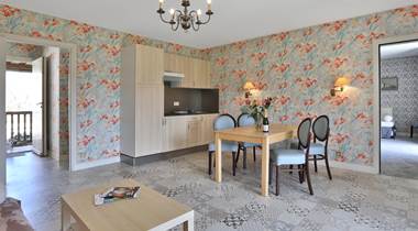 Gîte Junior Suite Gentilhommière 31-32 Cuisine séjour avec balcon au 1er étage annexe
