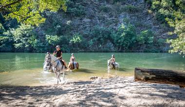 Baignade dans l'Orb - balade à cheval