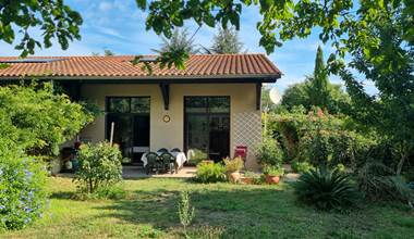 La villa depuis son jardin