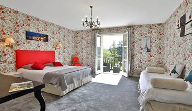 Chambre Gentilhommière 26 accessible PMR RdC - 2 à 4 couchages - balcon vue parc et piscine