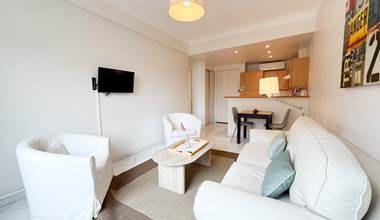 Square 9 salon Cannes 2
