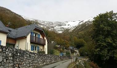 Le gîte, en haut du village