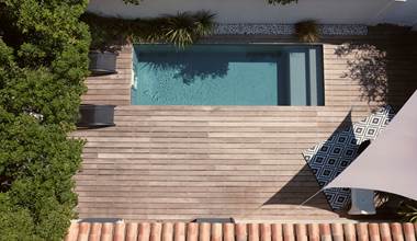 Piscine chauffée idéale pour un séjour relaxant en Provence