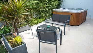 Jacuzzi privatif - terrasse