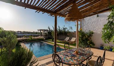villa-dar-loun-ghazoua-piscine-privee.jpg