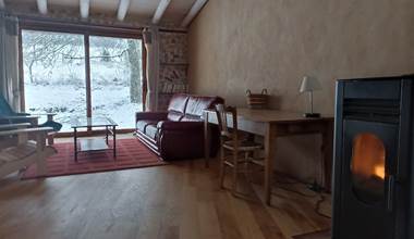 Les jours de neige, la luminosité et le confort de la chambre "Frêne" en font un cocon idéal pour votre repos