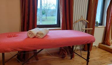 Table de massage pour soins du corps et du visage au Ranch des Lacs