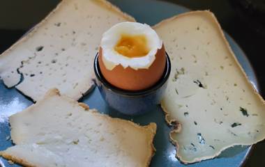 petit-dejeuner-sale-oeuf-fromage.jpg