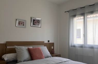 Chambre lit double 160 cm literie neuve de qualité