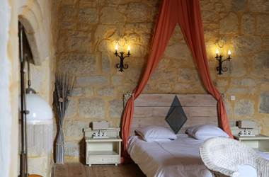 chateau-saint-chamarand-chambre-Peyronnenc-table-hotes-aile-renaissance-2