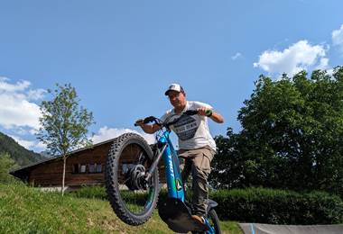 Pump track