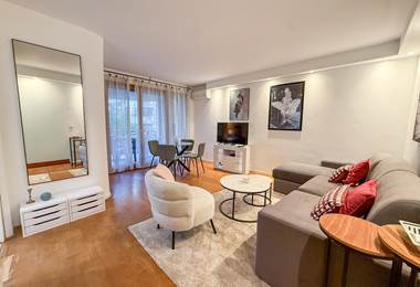 ID210 CANNES LORRAINE SALON 2