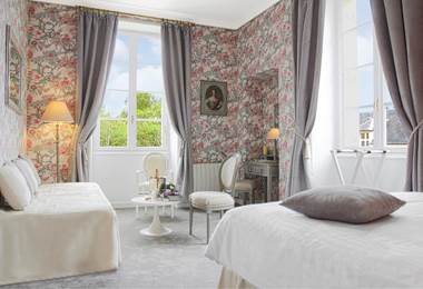 Chambre Pivoine château 3 de 2 à 4 personnes - 1er étage
