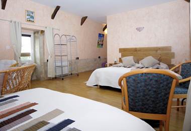 Chambre Cahors  avec un lit Queen size
