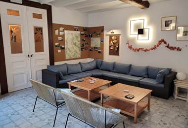 Salon pour 14 personnes (La Geonelle)