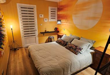 Chambre gay Quentin proche de Bayonne, Biarritz et des plages de Ondres et Capbreton.