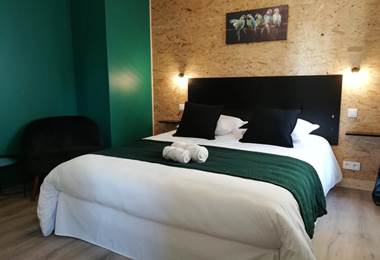 Chambre verte  proche du puy du fou 6