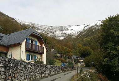 Le gîte, en haut du village