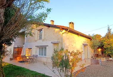 Gîtes, chambre d'hôtes et table d'hôtes gastronomique à Casteljaloux Lot et Garonne, piscine, jacuzzi et spa