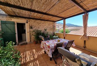 Gîtes de Laroque-Des-Albères - Casa del Puig - Terrasse avec une table extérieure