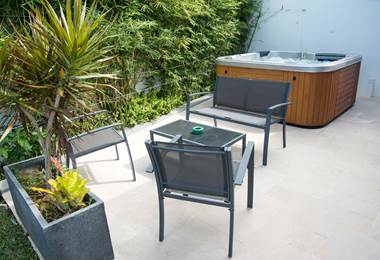 Jacuzzi privatif - terrasse