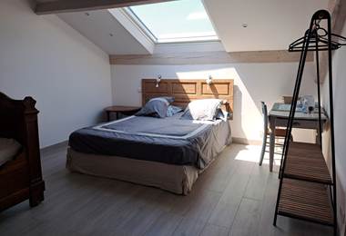 Chambre Manon lit Queen size Mas Pékin