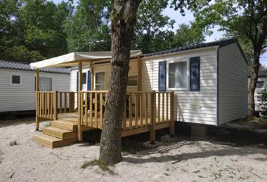 camping-bourgogne-confort-familles-activités-baignade-pêche-découverte