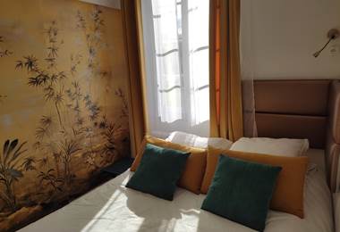 Chambre 2, lit et cloison.