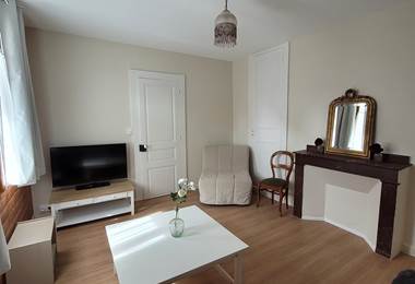 LA-BELLE-SAISON-Luchon-Location-d'appartements-Myrtille-Salon