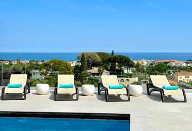 Vue mer depuis la piscine