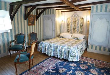 CHATEAU DE VASSINHAC CHAMBRES HOTES A COLLONGES LA ROUGE SUITE CHEMIN DE RONDE