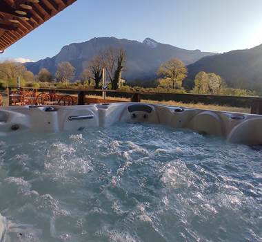 TERRASSE JACUZZI AU SOLEIL