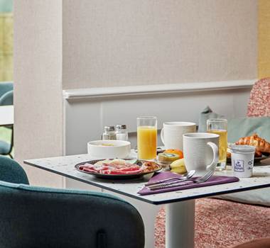 hotel-spa-arradon-salle-petit-dejeuner