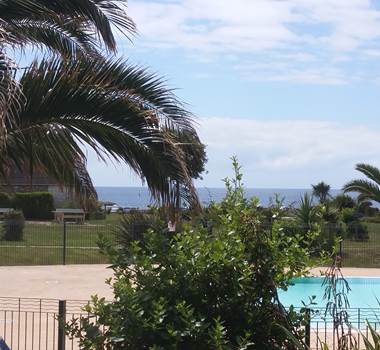 Vue sur la piscine
