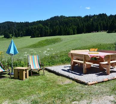 Gîte Tré le grenier - charmant gîte - Gîte le Bas - pour 5 personnes - jardin