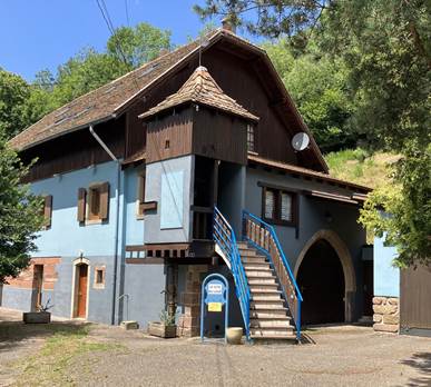 Gite-de-groupe-alsace-vosges-chalet-chambre-entree