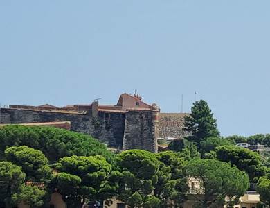 Vue Fort Miradou de la chambre Hotel Ambeille