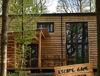 Cocon dans la forêt carré escape game