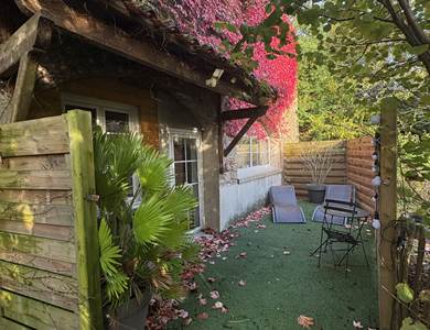 terrasse-fleurie-exterieur-gite-le-lijaly-bournezeau-vendee-nature-campagne.jpg
