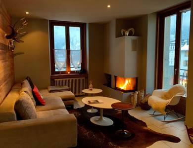 salon salle à manger  cheminée residence Bellevue Chamonix