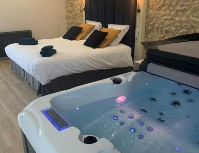 Vue chambre jacuzzi ouvert